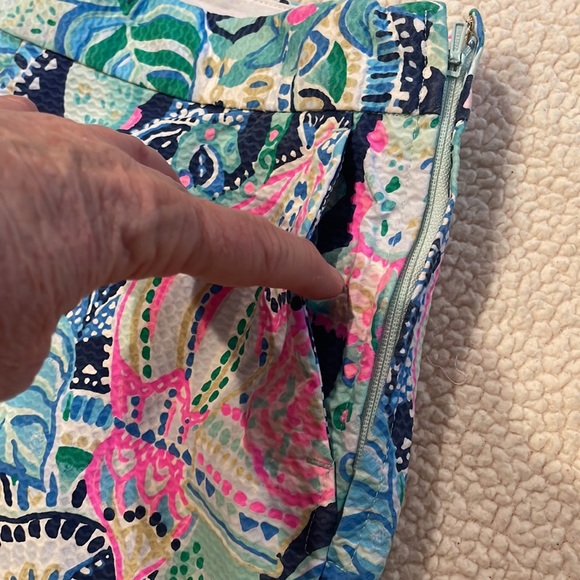 Lilly Pulitzer Malie Stretch Lookin Sharp Shorts EUC Size 2 - Picture 5 of 12
